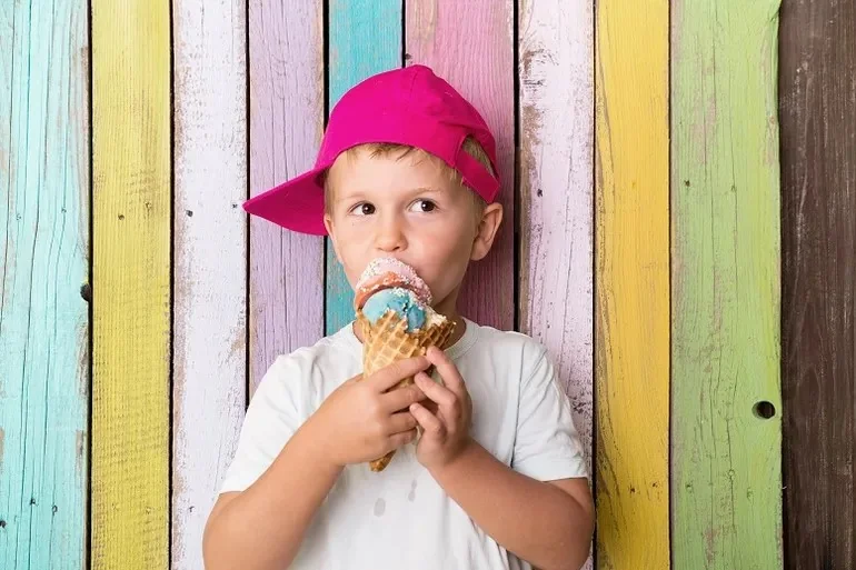 Ale czy lody na ból gardła to zawsze zły pomysł?