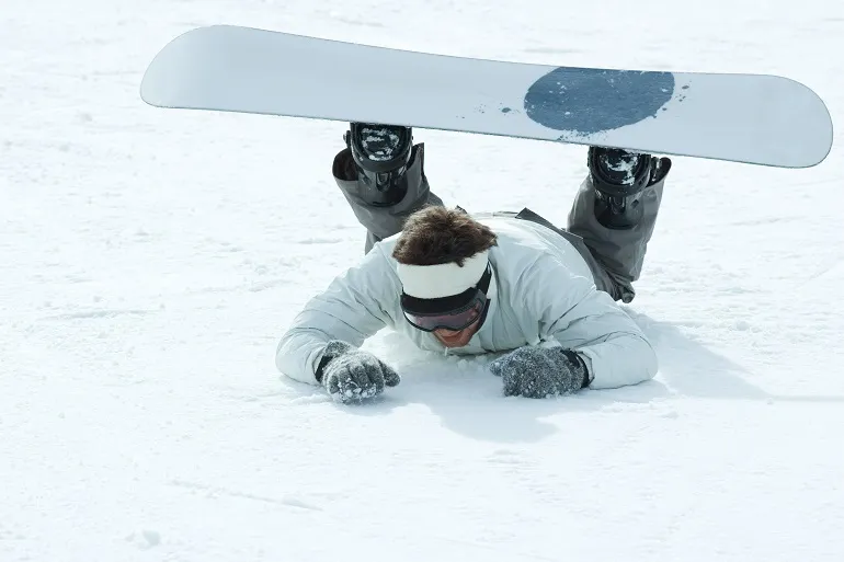 uraz nadgarstka na snowboardzie 