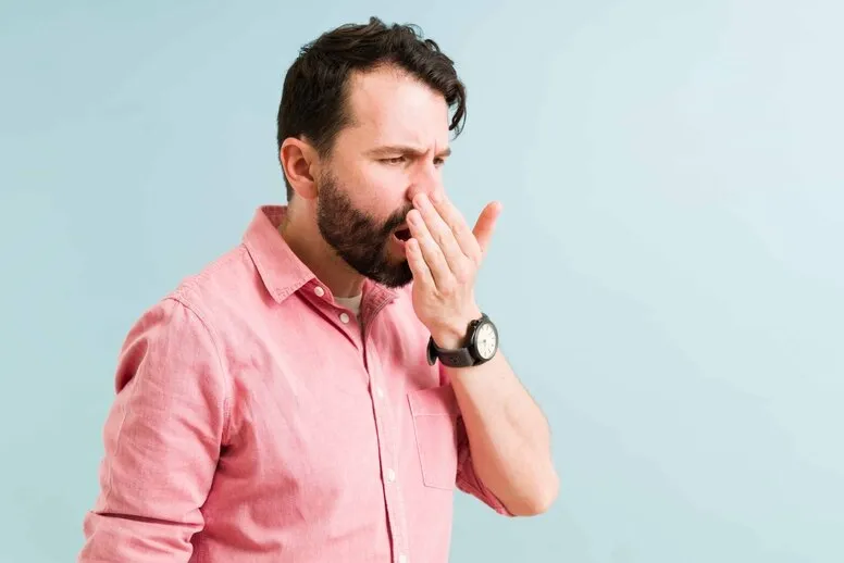 Nieprzyjemny zapach z ust przyczyny