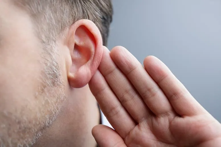 Zatkane ucho – jak je odetkać?