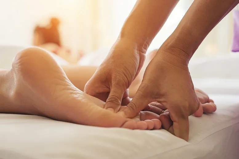 Akupresura stóp – zobacz, jak masaż stóp może wpłynąć na Twoje ciało!