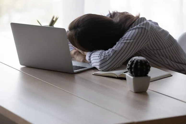 Zespół chronicznego zmęczenia – przyczyny, objawy i leczenie