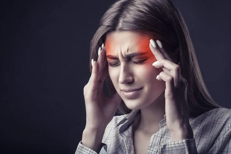 Pulsujący ból głowy – jakie są przyczyny i jak się go pozbyć?