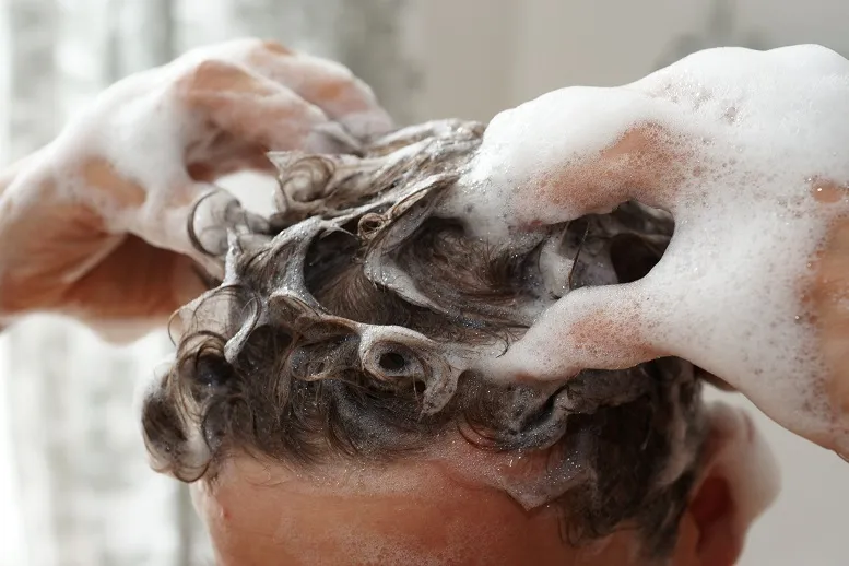 szampon na wypadanie włosów