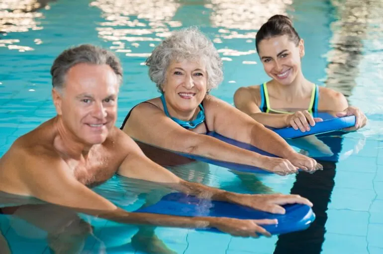 ćwiczenia dla osób starszych na basenie