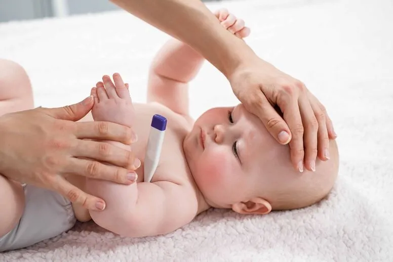Jak zbić gorączkę u niemowlaka?