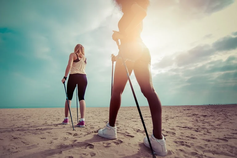 nordic walking na plaży