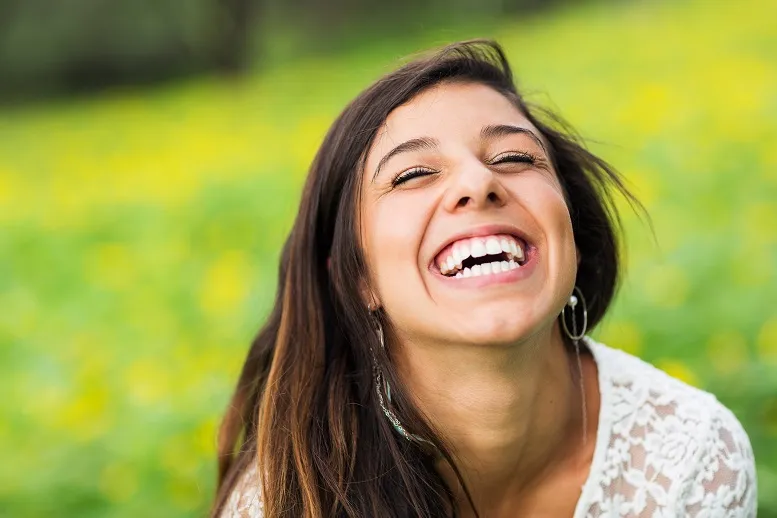 Jak wzmocnić zęby i cieszyć się zdrowym uśmiechem?