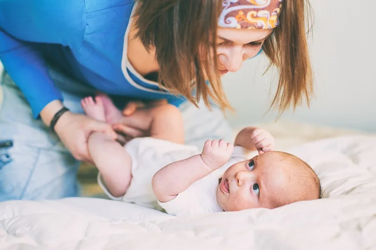 Zabawy z niemowlakiem - śpiewanie