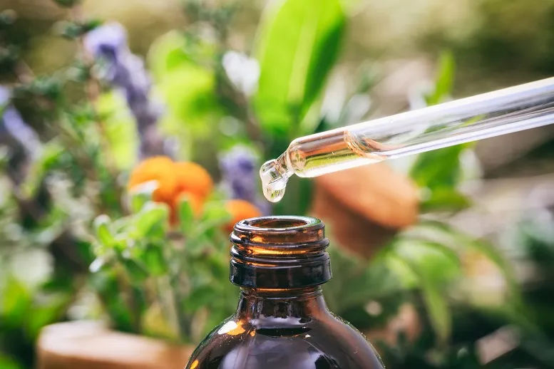 Aromaterapia – czy olejkami eterycznymi można wyleczyć przeziębienie?